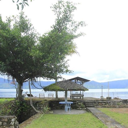 Sony Cottage Samosir Island Exterior photo