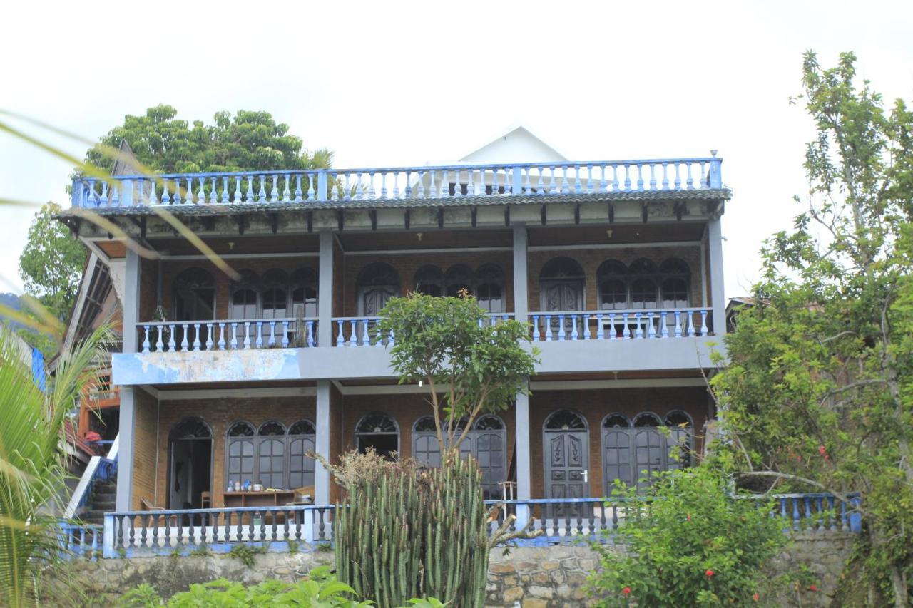 Sony Cottage Samosir Island Exterior photo