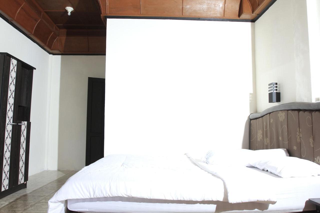 Sony Cottage Samosir Island Exterior photo