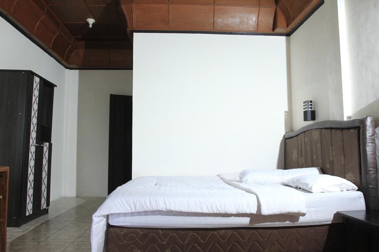 Sony Cottage Samosir Island Exterior photo